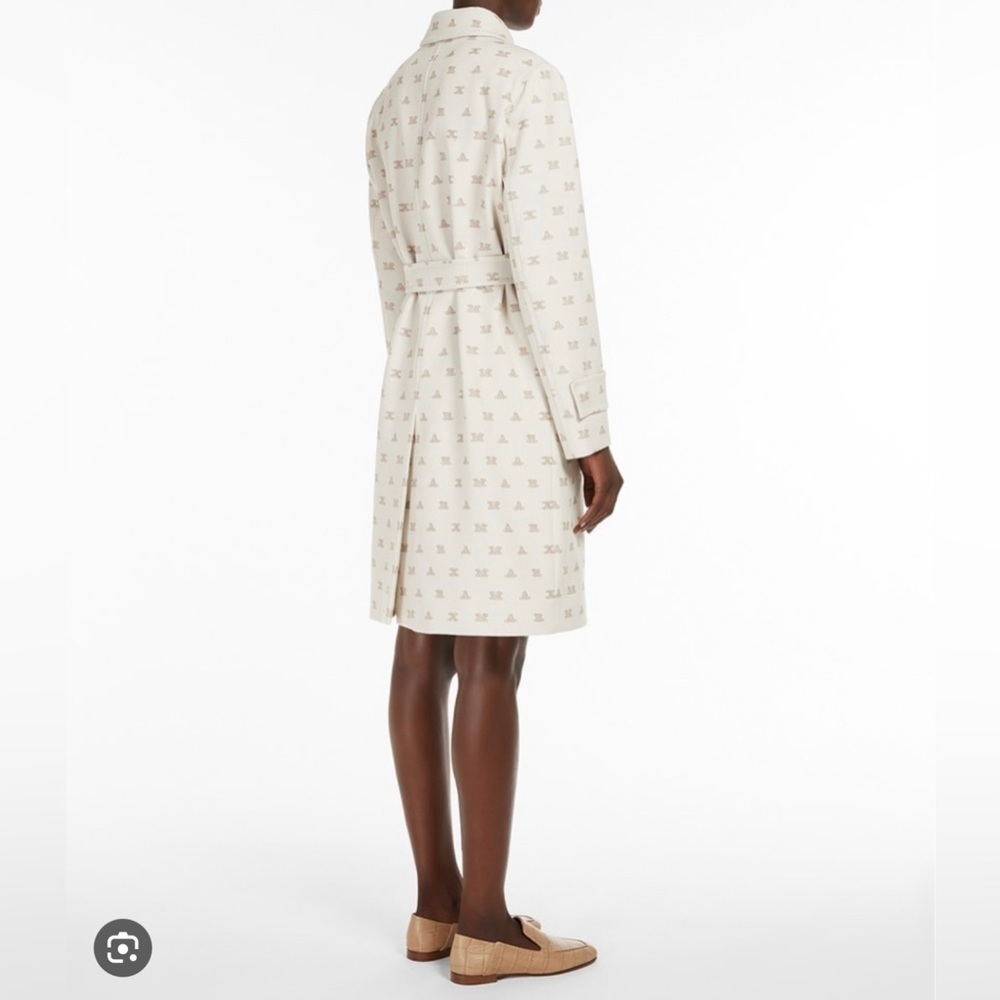 SOLD! MAX MARA FULL LOGO TRENCH COAT SIZE: US6 IT40 NEW WITH TAG FALL/WINTER - Picture 5 of 16